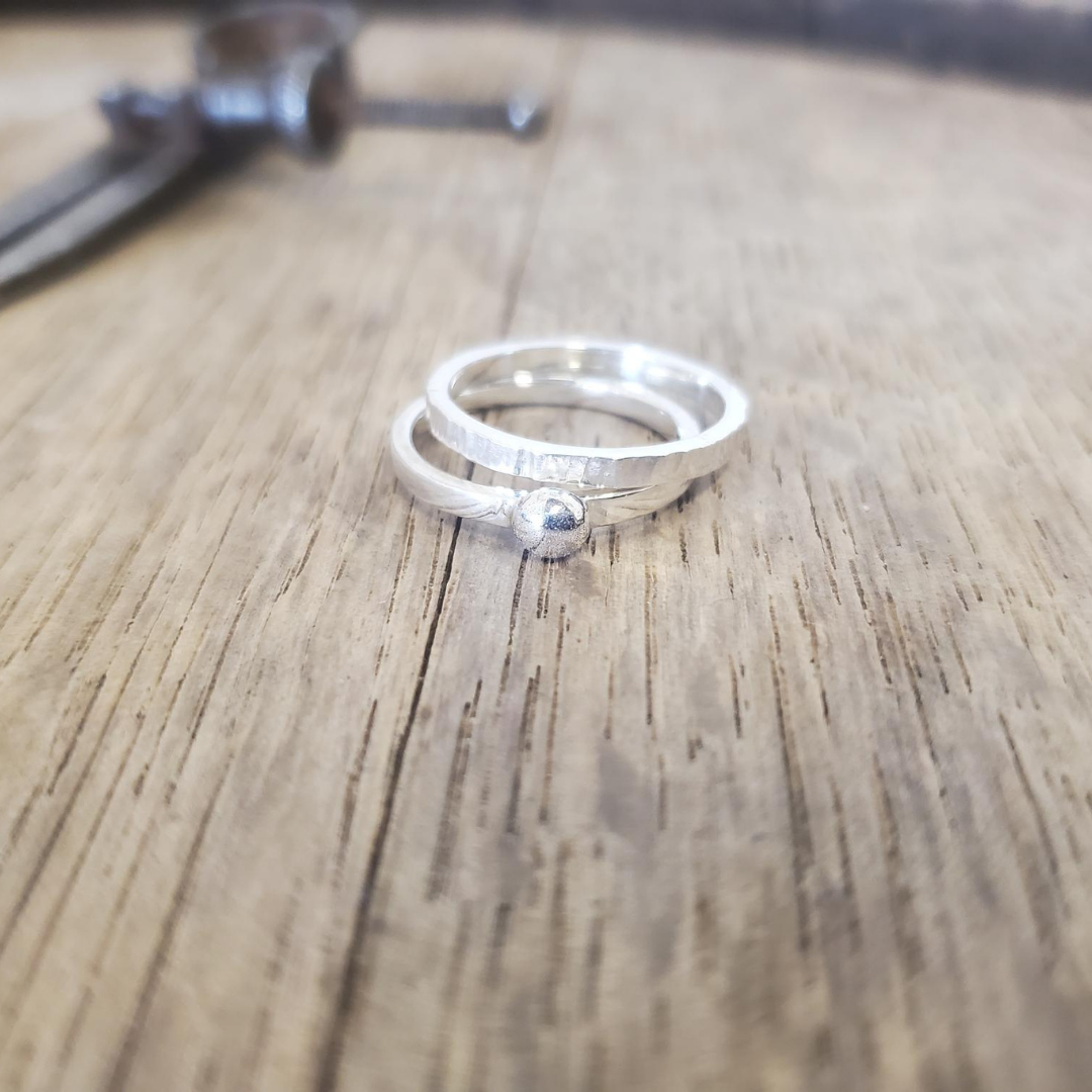 Stacking ring silver round setting