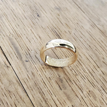 Fingerprint Wedding Band 9ct gold