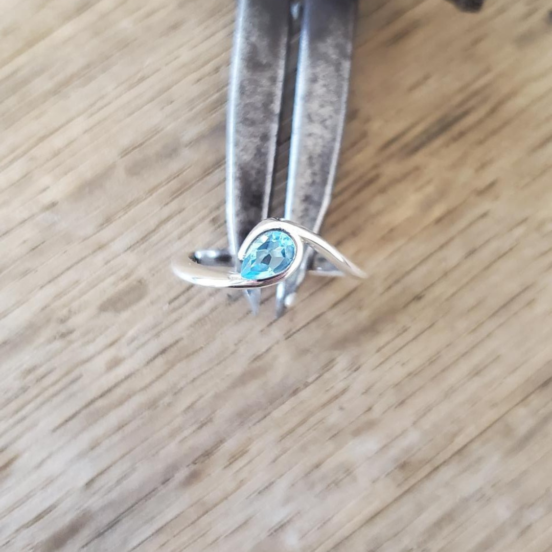 Silver Wave Topaz Design