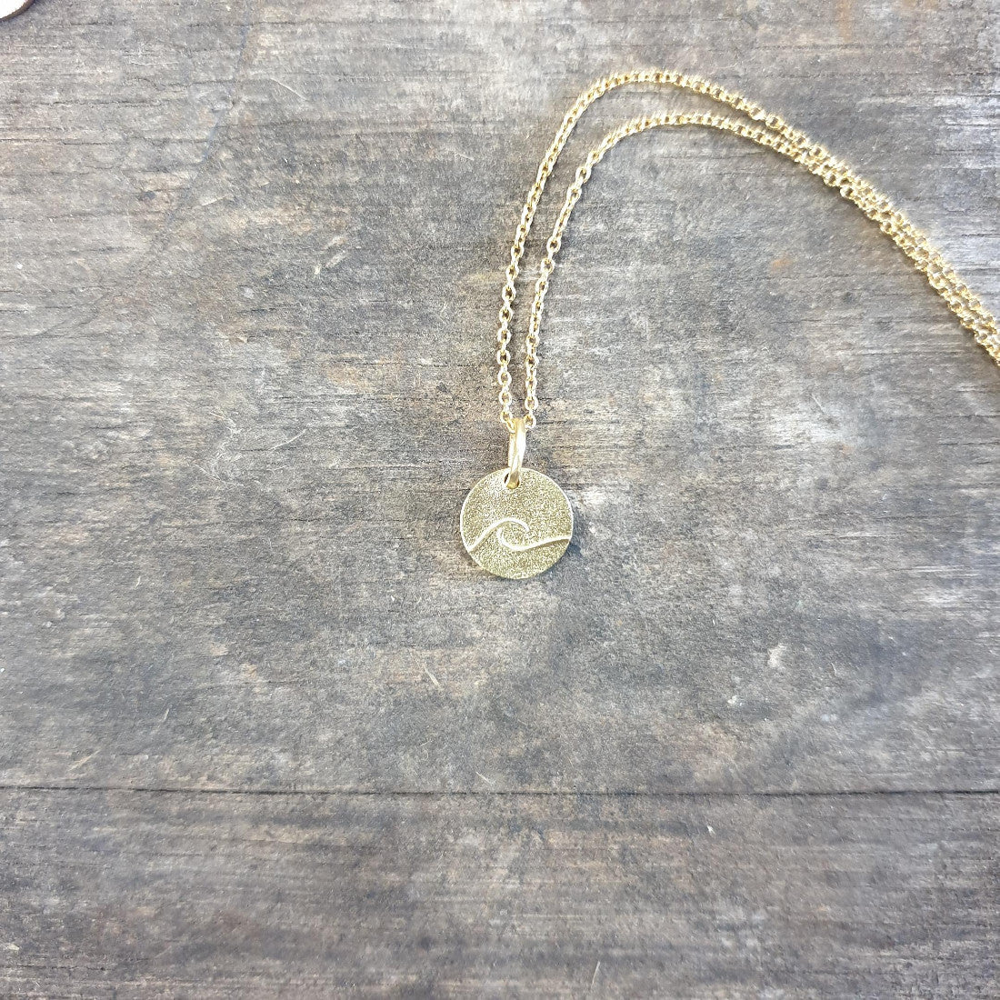 18ct yellow gold stacking wave necklace
