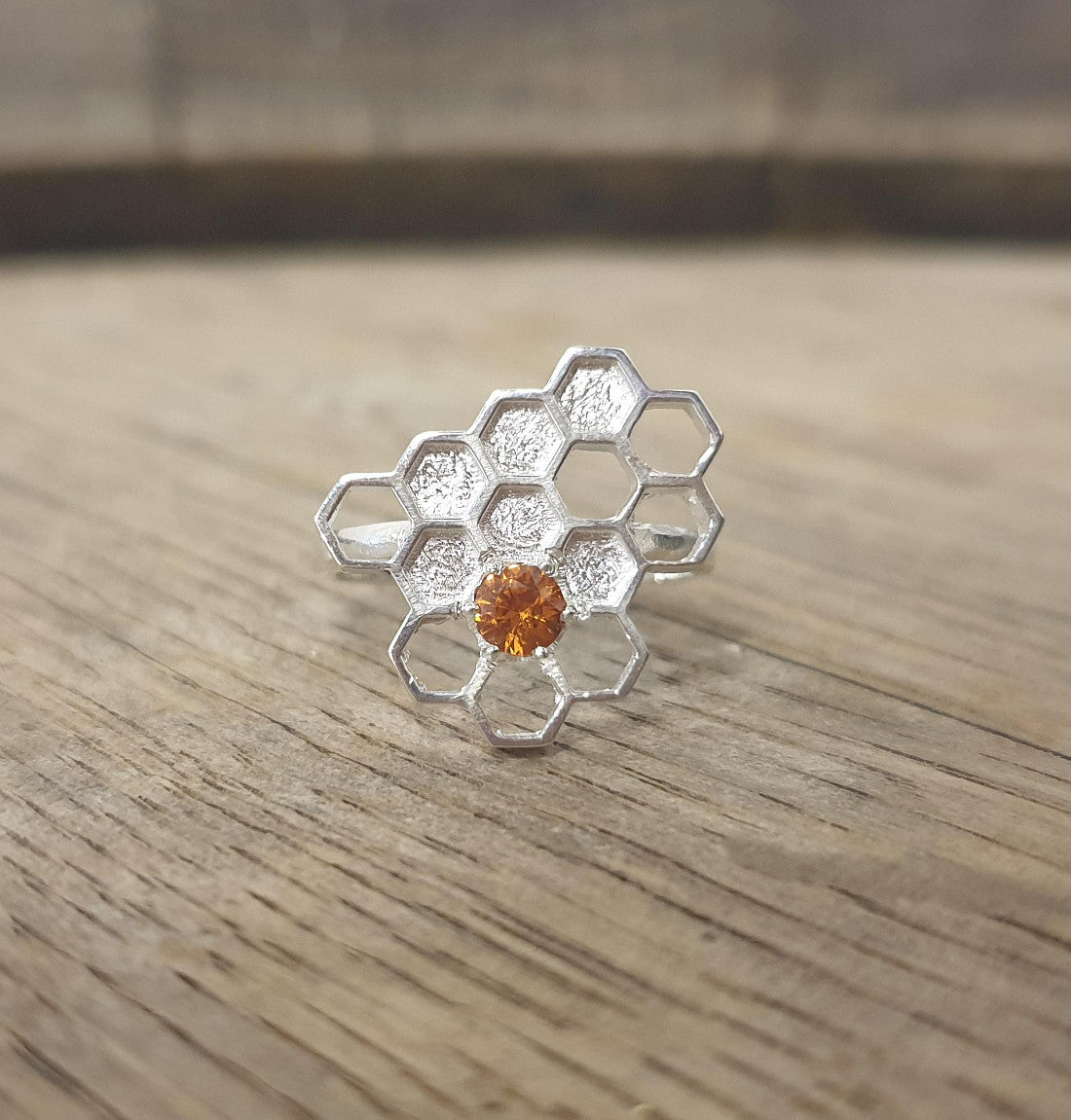 Honeycomb ring sapphire